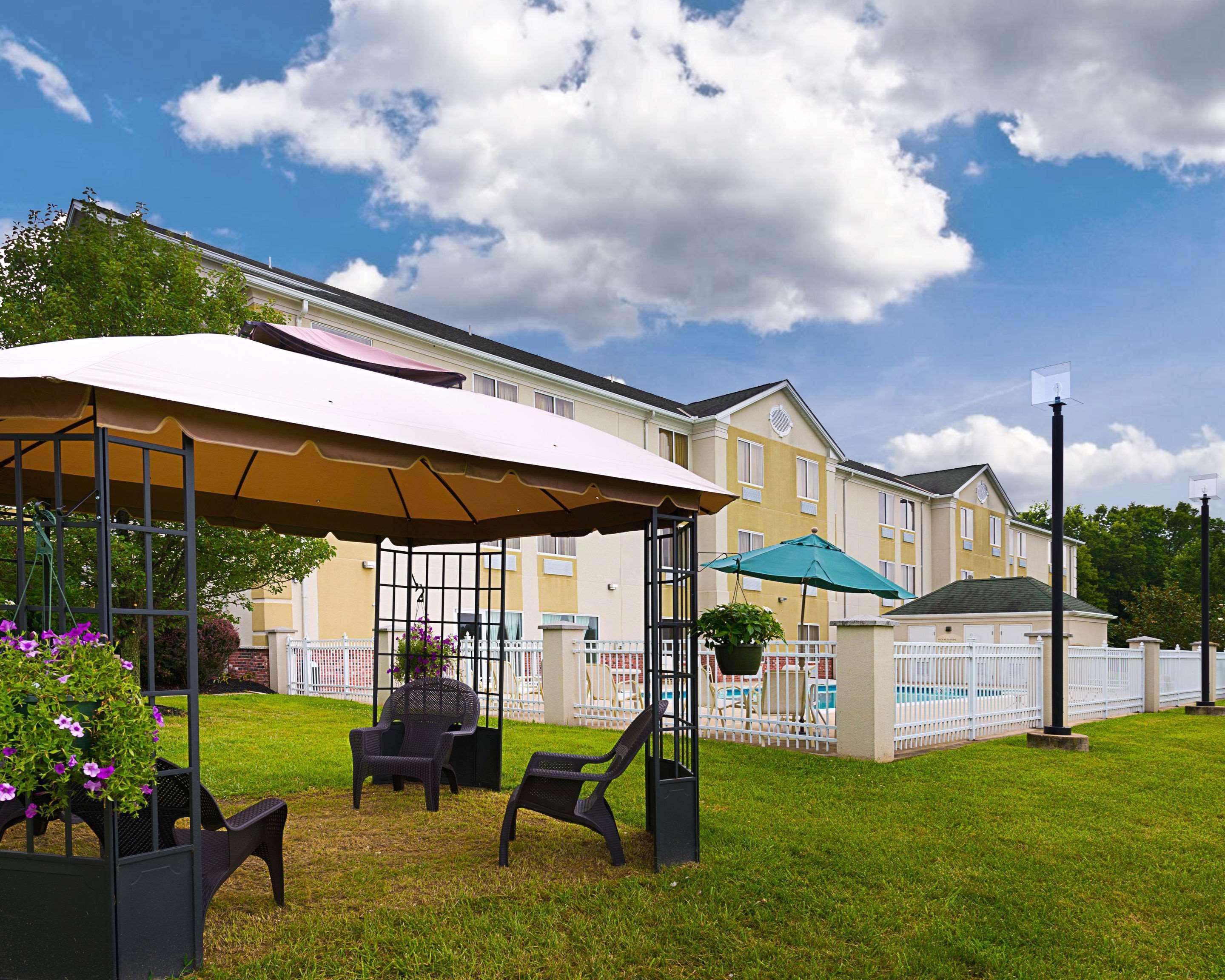 Quality Inn Spring Mills - Martinsburg North Dış mekan fotoğraf